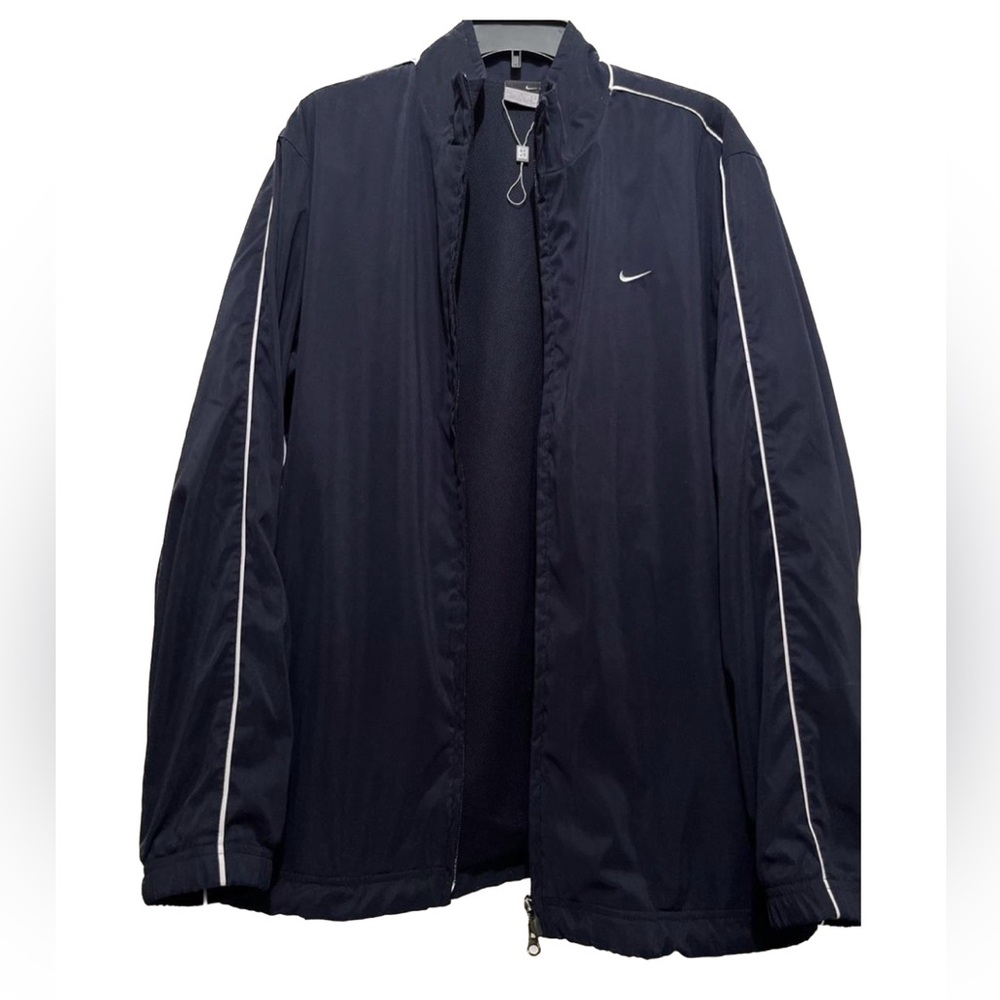 VINTAGE NIKE WINDBREAKER